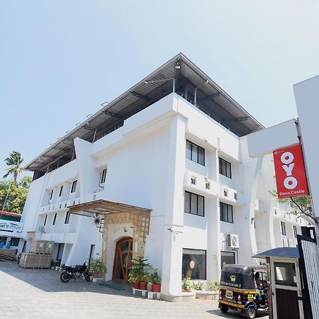 科兰 Super Townhouse Dona Castle酒店 外观 照片