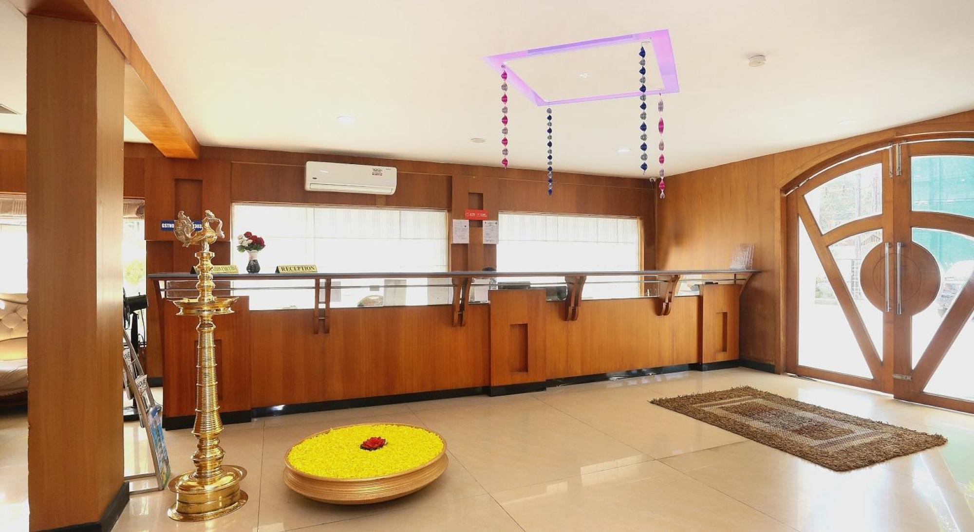 科兰 Super Townhouse Dona Castle酒店 外观 照片