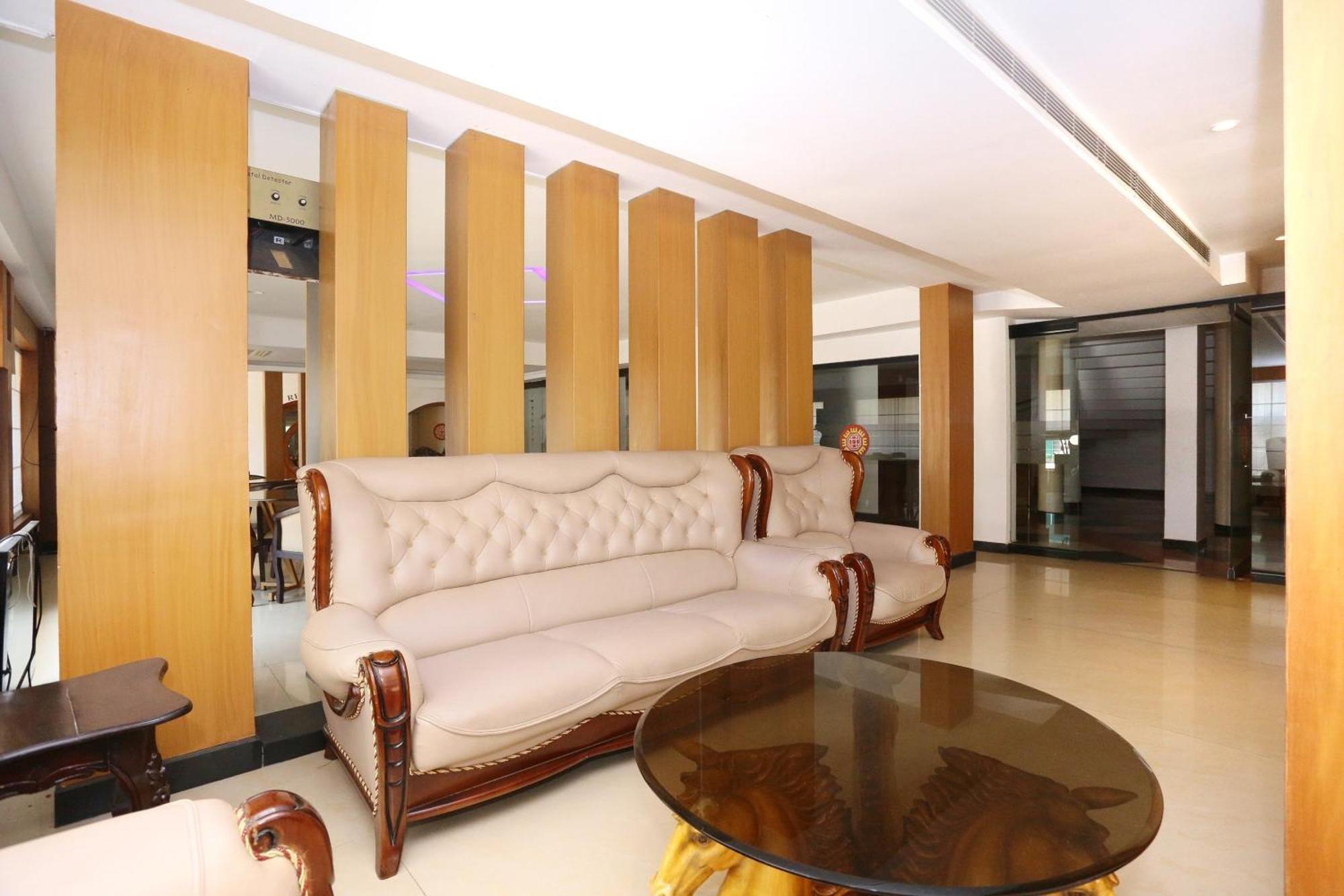科兰 Super Townhouse Dona Castle酒店 外观 照片