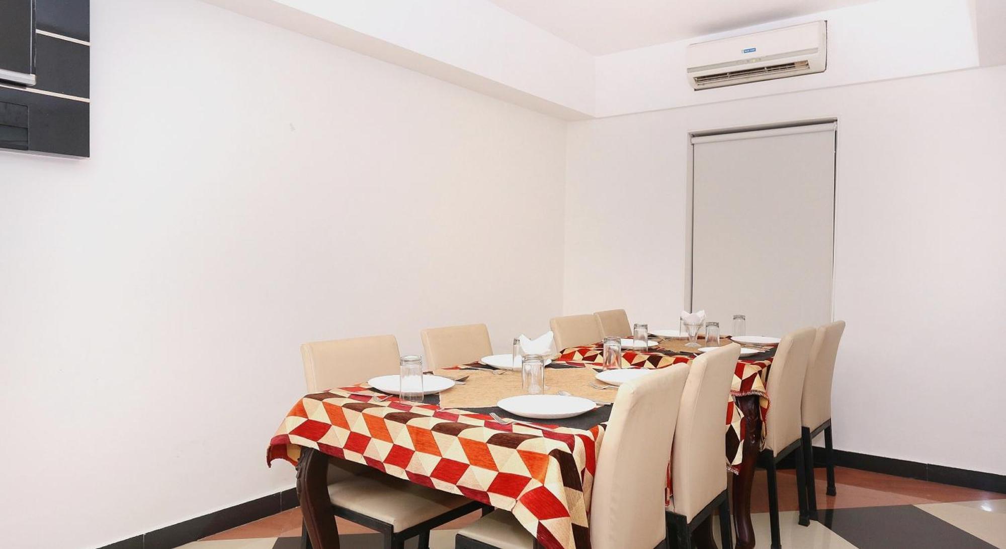 科兰 Super Townhouse Dona Castle酒店 外观 照片
