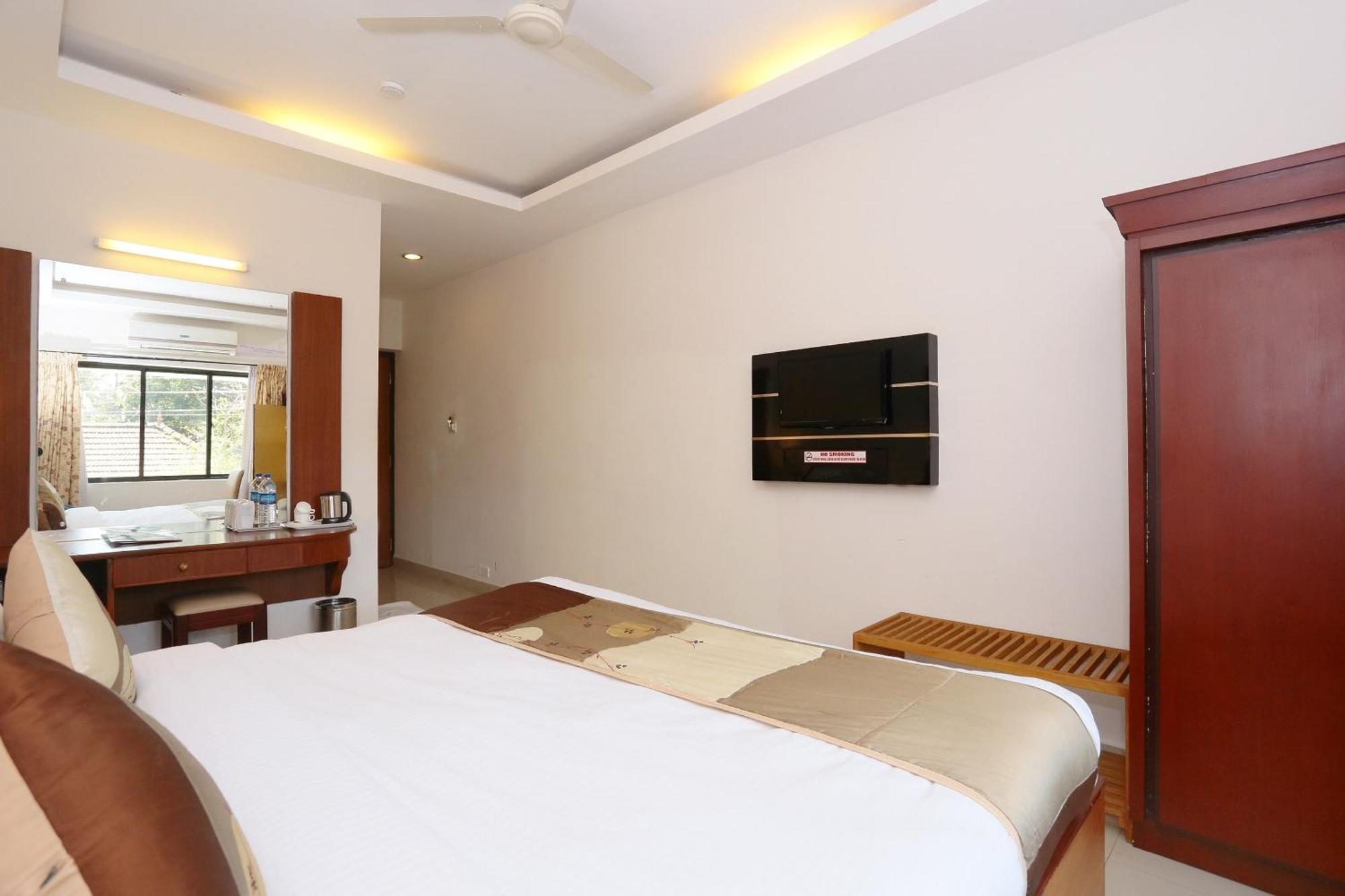 科兰 Super Townhouse Dona Castle酒店 外观 照片