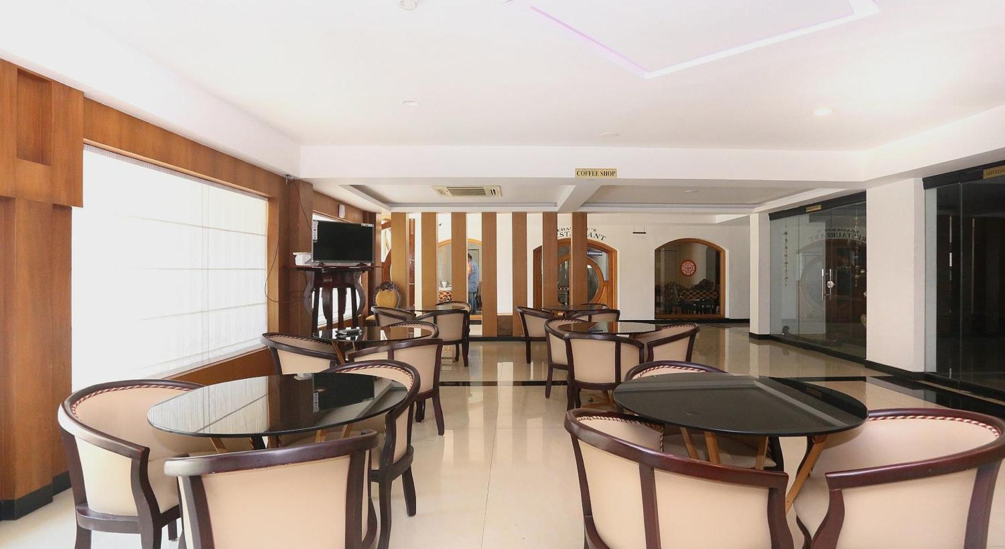 科兰 Super Townhouse Dona Castle酒店 外观 照片