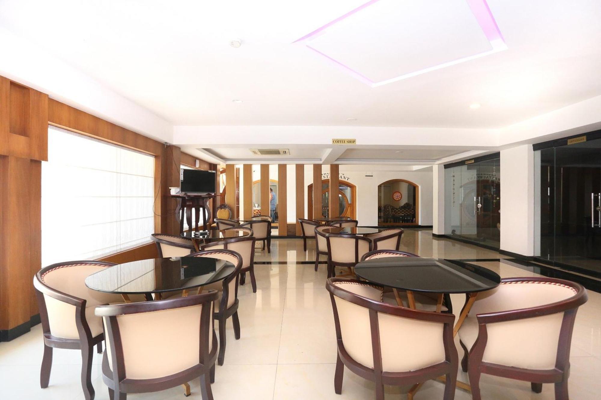 科兰 Super Townhouse Dona Castle酒店 外观 照片
