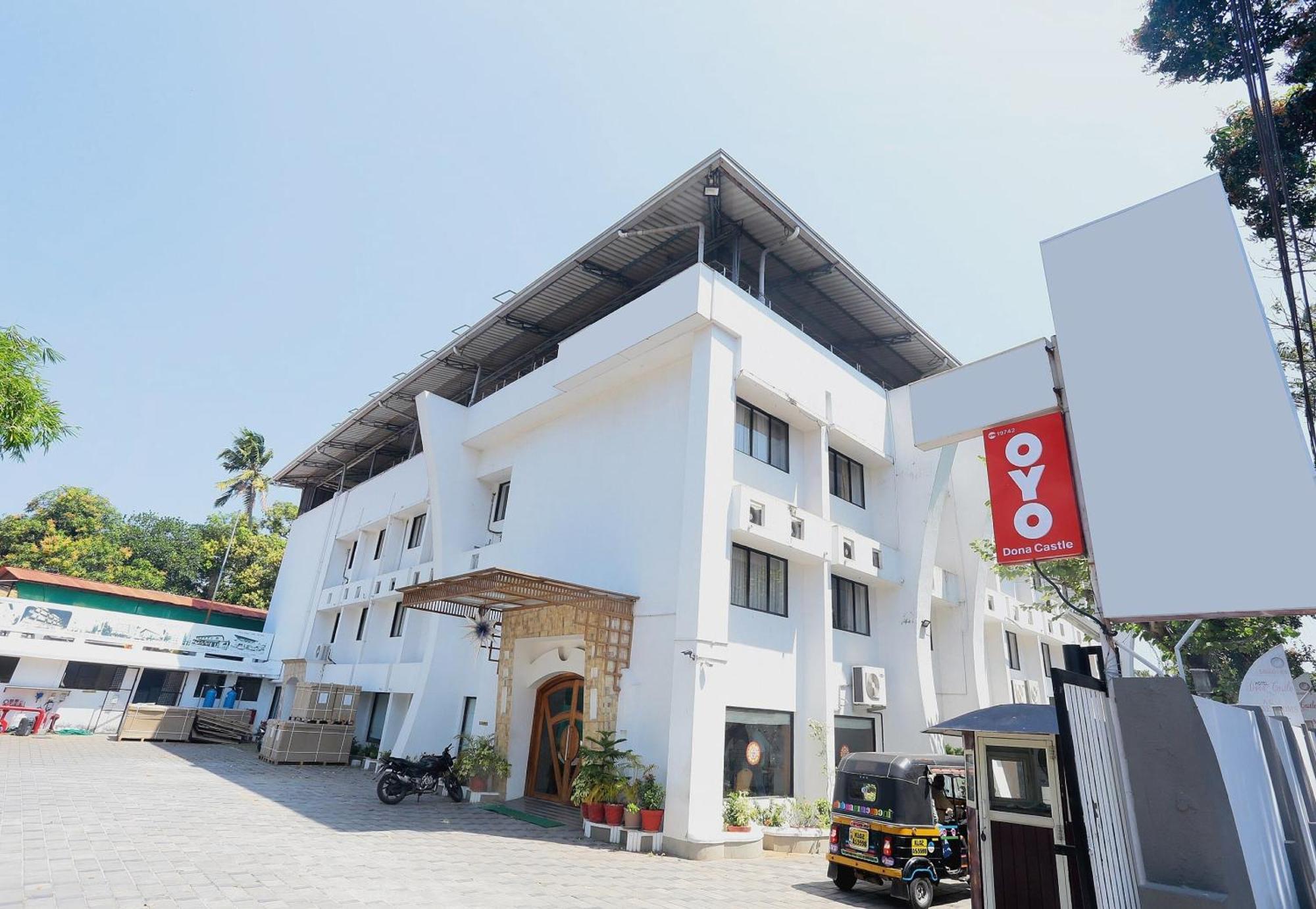 科兰 Super Townhouse Dona Castle酒店 外观 照片