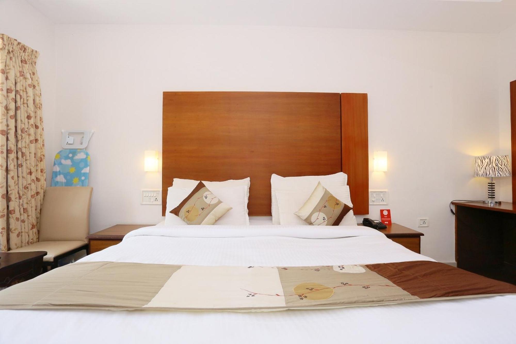 科兰 Super Townhouse Dona Castle酒店 外观 照片