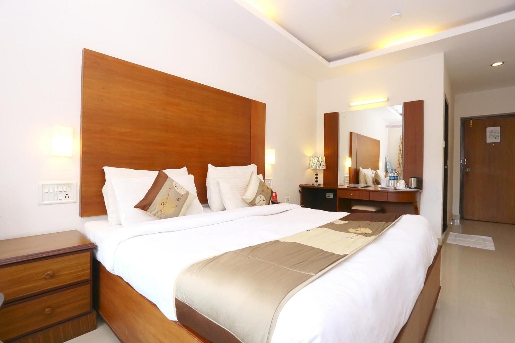 科兰 Super Townhouse Dona Castle酒店 外观 照片
