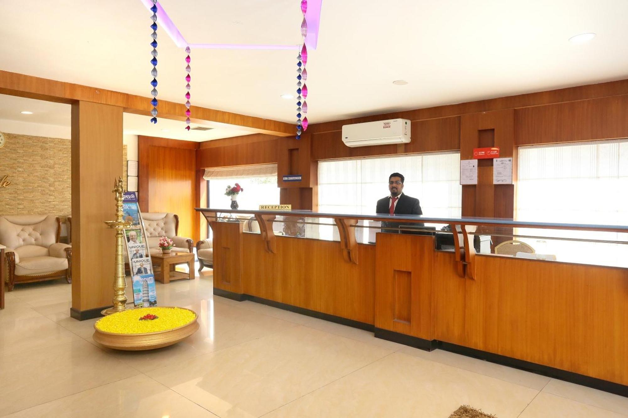 科兰 Super Townhouse Dona Castle酒店 外观 照片
